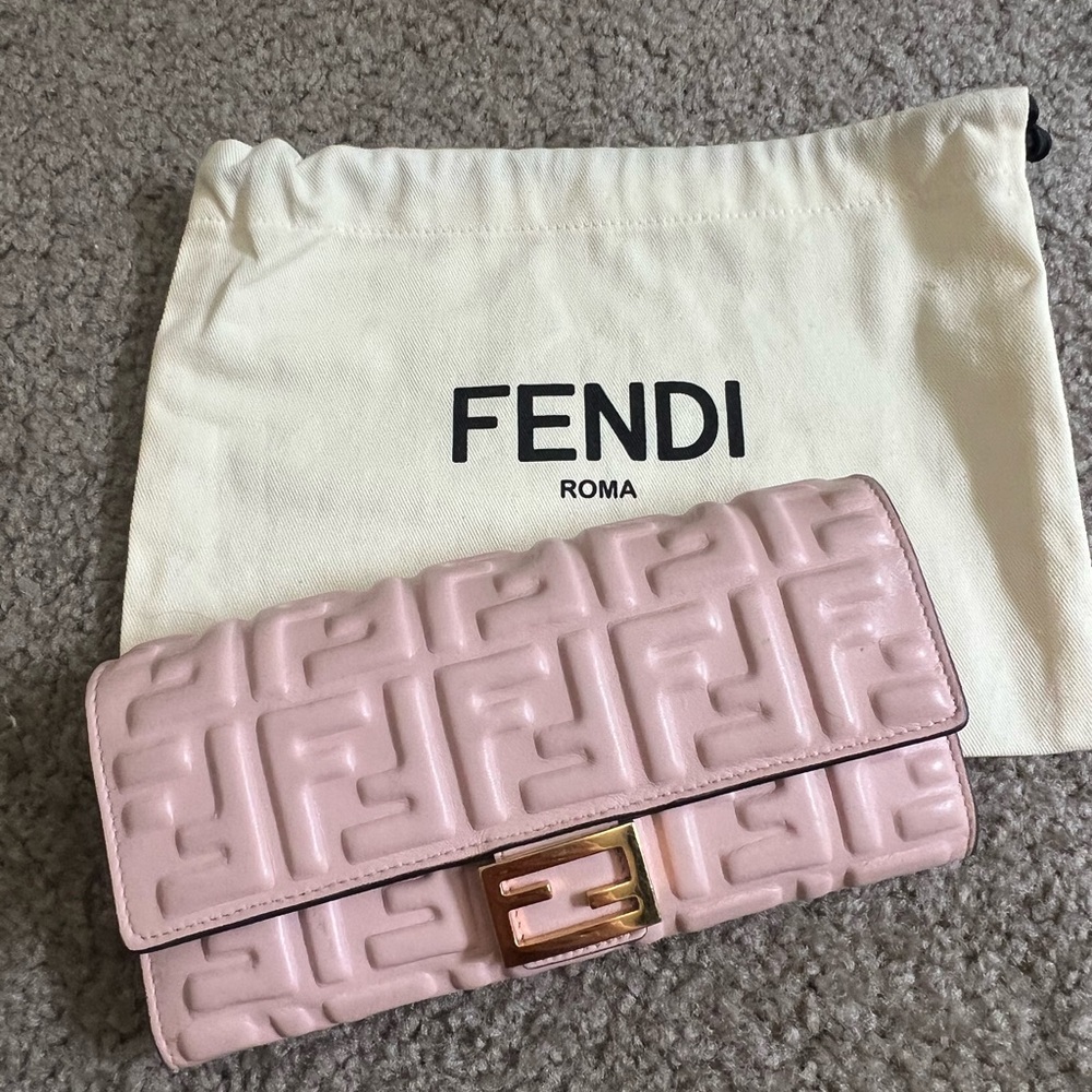 Fendi Baguette Continental Wallet Blush Pink